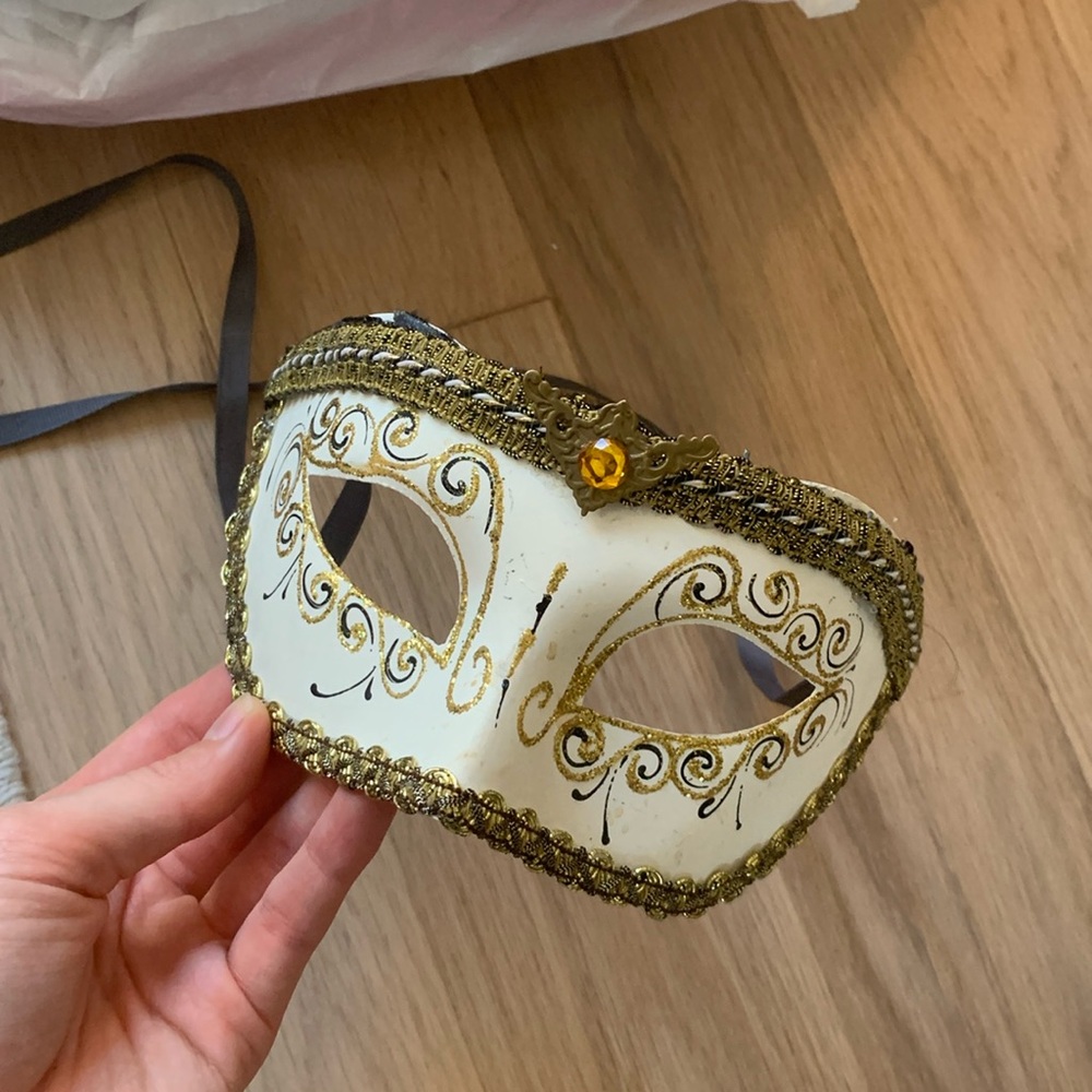 Masquerade mask